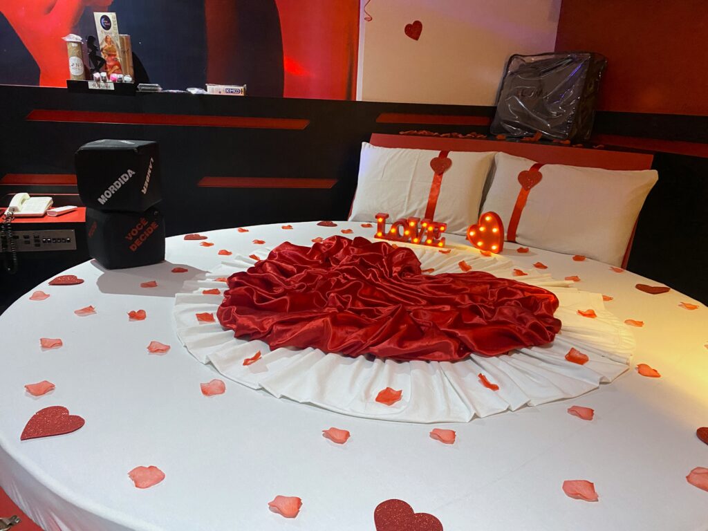 luna-motel-decoracao-romantica (3)